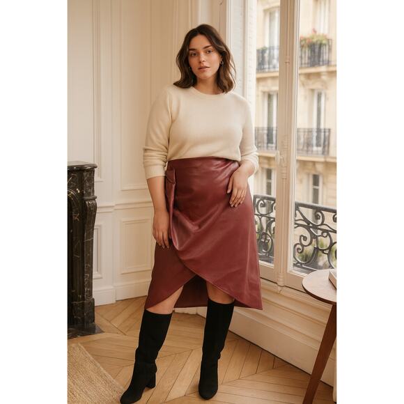 NWT Micas Curve Burgundy Faux Leather Ruched Asymmetric Wrap Skirt Office Siren - Picture 1 of 12
